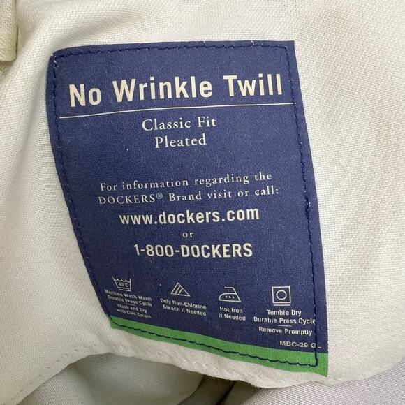NWT Dockers Khaki Pants Men's 38X32 Classic Fit Pleated Front No Wrinkle Twill - Picture 15 of 16